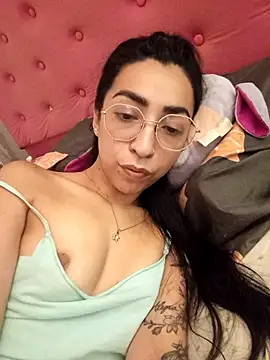 Snapshot of Yani-14 chatting on 02.27.26 Yani-14 online show from 02.27.26