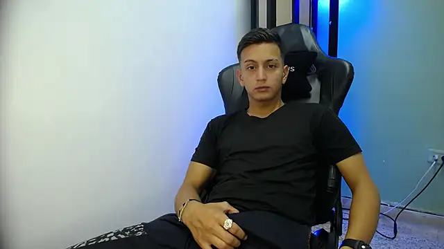 Snapshot of Bagels_ chatting on 12.04.25 Bagels online show from 12.04.25