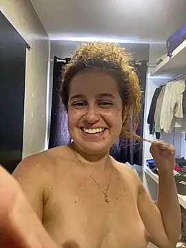 Snapshot of triz_prado chatting on 12.19.25 triz prado online show from 12.19.25