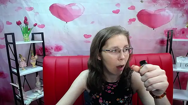 Snapshot of DaisyEdit chatting on 07.16.26 DaisyEdit online show from 07.16.26