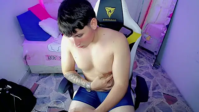 Snapshot of d_moneyy_ chatting on 12.15.25 d moneyy online show from 12.15.25