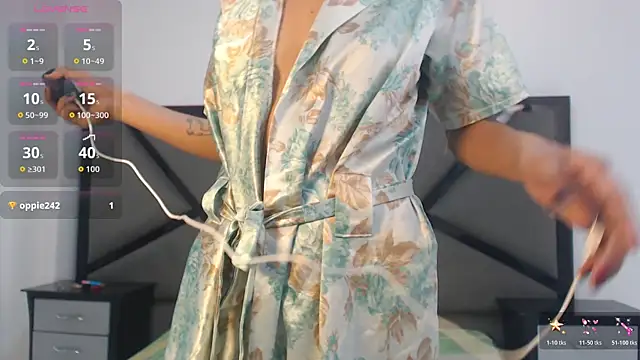 Snapshot of Kittysweett1 chatting on 12.18.25 Kittysweett1 online show from 12.18.25