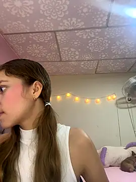 Snapshot of Vanneskk chatting on 12.05.25 Vanneskk online show from 12.05.25