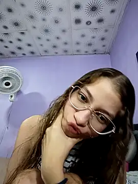 Snapshot of Vanneskk chatting on 12.14.25 Vanneskk online show from 12.14.25