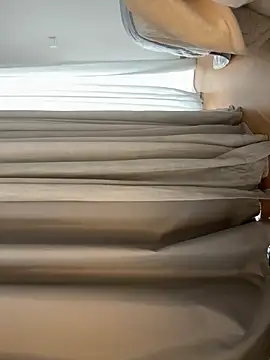 Snapshot of madlynginger chatting on 12.03.25 madlynginger online show from 12.03.25