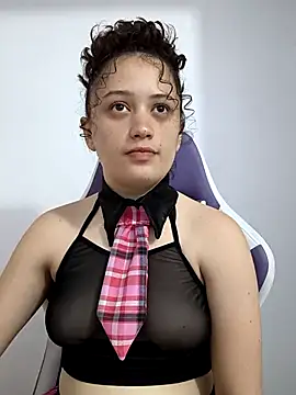 Snapshot of Alana_444 chatting on 12.04.25 Alana 444 online show from 12.04.25