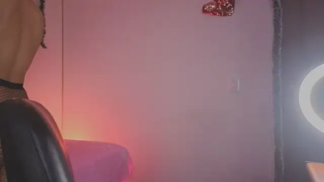 Snapshot of MarillynMorgan chatting on 12.03.25 MarillynMorgan online show from 12.03.25