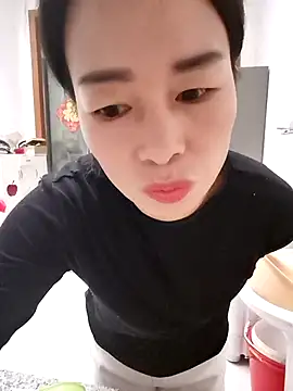 Snapshot of mimi2052 chatting on 12.16.25 mimi2052 online show from 12.16.25