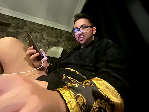 Snapshot of mcylzsd chatting on 11.29.25 mcylzsd online show from 11.29.25