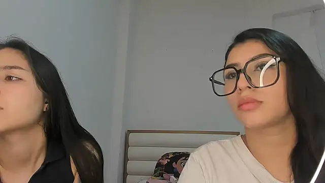 Snapshot of ROUS_SWEET_ chatting on 04.24.26 ROUS SWEET online show from 04.24.26