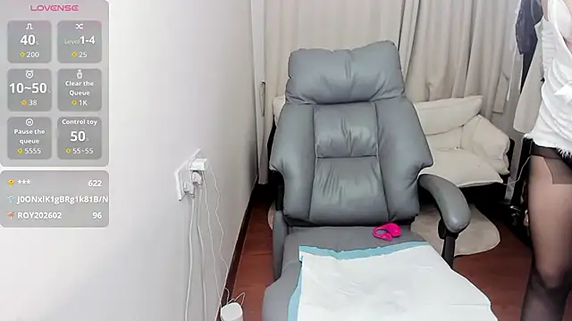 linlinjiang33 online show from 03.20.26