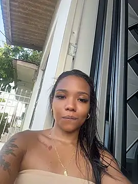 Snapshot of caro_ebony chatting on 05.17.26 caro ebony online show from 05.17.26