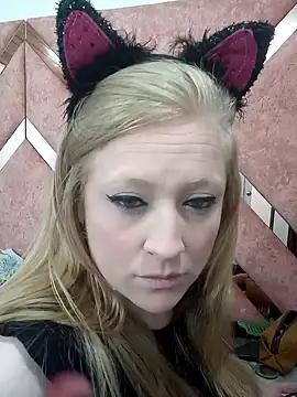 Snapshot of AliceCat_02 chatting on 12.03.25 AliceCat 02 online show from 12.03.25