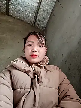 Snapshot of Maymayx2 chatting on 11.28.25 Maymayx2 online show from 11.28.25