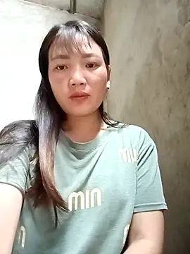 Snapshot of Maymayx2 chatting on 12.15.25 Maymayx2 online show from 12.15.25