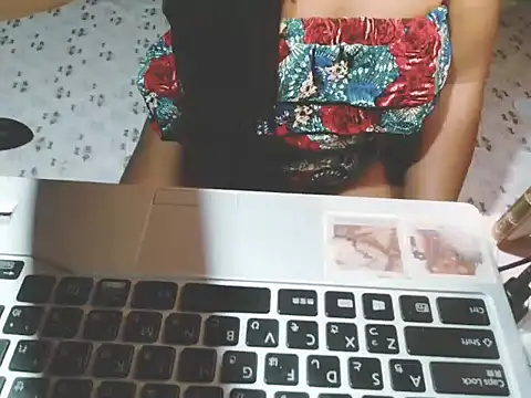 Snapshot of FlorMoreno_Palangga chatting on 12.13.25 FlorMoreno Palangga online show from 12.13.25