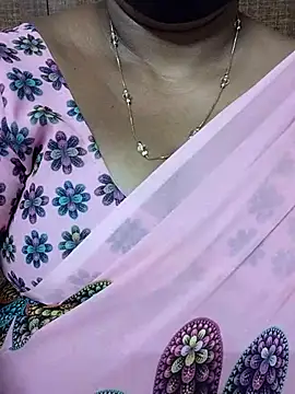 Snapshot of Aila99 chatting on 11.28.25 Aila99 online show from 11.28.25