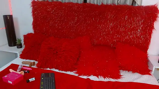 Valery Roussee01 online show from 12.13.25