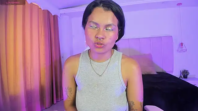 CloeEvans0 online show from 12.04.25