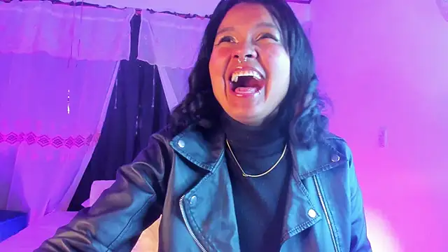 CloeEvans0 online show from 12.05.25