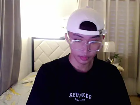 asiantwink0000 online show from 02.08.26