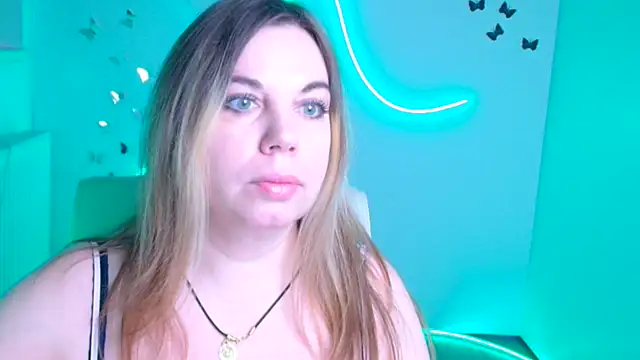 Snapshot of Amanda_Swannn chatting on 12.15.25 Amanda Swannn online show from 12.15.25