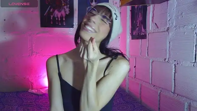 Snapshot of kattycat__ chatting on 12.05.25 kattycat online show from 12.05.25