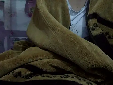 Snapshot of Hot_Princess2000 chatting on 12.14.25 Hot Princess2000 online show from 12.14.25