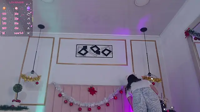 Snapshot of IsabellaCherryX chatting on 12.14.25 IsabellaCherryX online show from 12.14.25