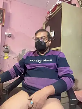 Snapshot of Saxymood1111 chatting on 12.16.25 Saxymood1111 online show from 12.16.25