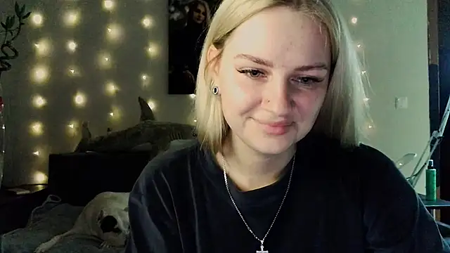 Snapshot of Whitehex666 chatting on 12.02.25 Whitehex666 online show from 12.02.25