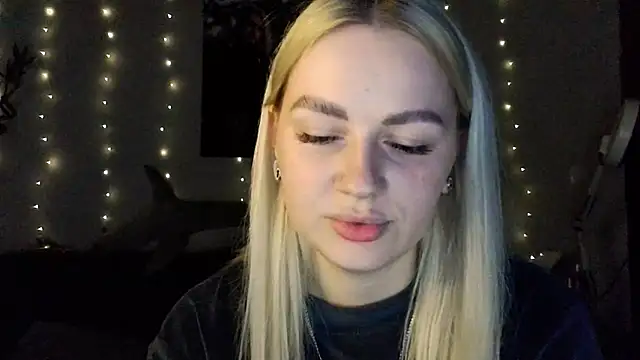 Snapshot of Whitehex666 chatting on 12.04.25 Whitehex666 online show from 12.04.25