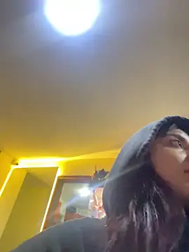 Snapshot of Mia_fiire chatting on 06.18.26 Mia fiire online show from 06.18.26