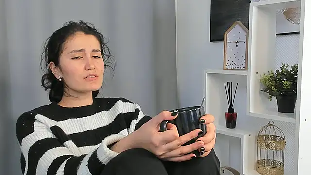 Snapshot of GilmaFaurot chatting on 11.29.25 GilmaFaurot online show from 11.29.25