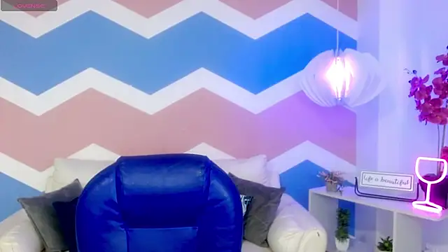 Snapshot of zahira1 chatting on 12.04.25 zahira1 online show from 12.04.25