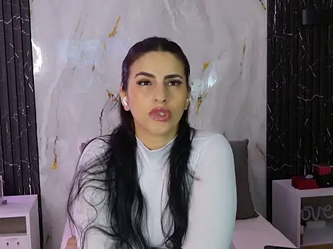 Snapshot of ChloeHolmes chatting on 02.11.26 ChloeHolmes online show from 02.11.26