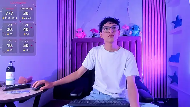 SthepanodiMonaco online show from 12.04.25