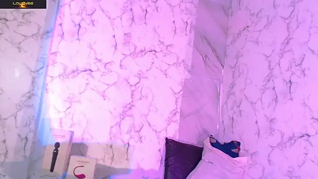 Snapshot of GraceMaaceey chatting on 12.16.25 GraceMaaceey online show from 12.16.25