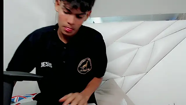 Snapshot of Lil_babyyy_ chatting on 12.18.25 Lil babyyy online show from 12.18.25