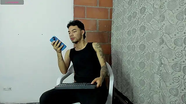 Snapshot of calvin-parker chatting on 12.19.25 calvin-parker online show from 12.19.25