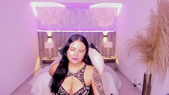 Snapshot of Allyson_brown_ chatting on 12.14.25 Allyson brown online show from 12.14.25