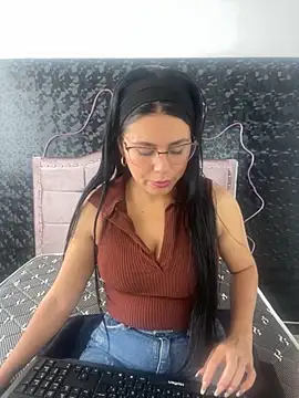 Snapshot of Alanaa_Sweet- chatting on 12.02.25 Alanaa Sweet- online show from 12.02.25