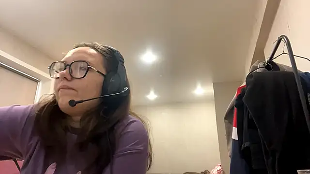 Snapshot of KerriMcbreen chatting on 12.05.25 KerriMcbreen online show from 12.05.25