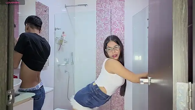 Snapshot of Katrina_hot1 chatting on 12.15.25 Katrina hot1 online show from 12.15.25