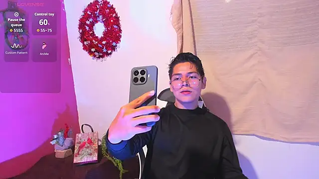 Snapshot of Asta_YunoXXX chatting on 12.05.25 Asta YunoXXX online show from 12.05.25