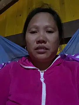 Snapshot of LeoPet2x chatting on 12.02.25 LeoPet2x online show from 12.02.25