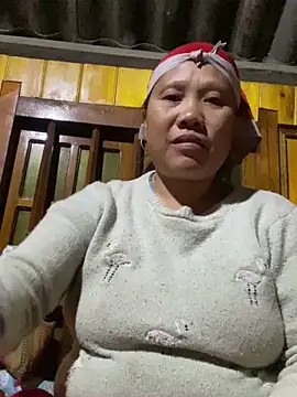 Snapshot of LeoPet2x chatting on 12.05.25 LeoPet2x online show from 12.05.25