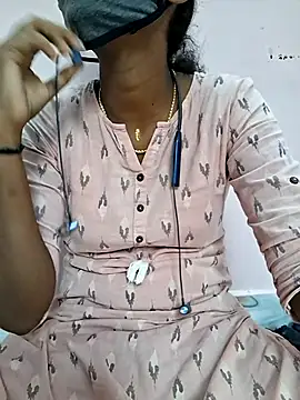 Snapshot of Tamil_Laksh chatting on 11.28.25 Tamil Laksh online show from 11.28.25