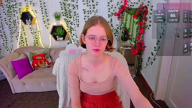 Snapshot of Mia_Mooore chatting on 12.17.25 Mia Mooore online show from 12.17.25