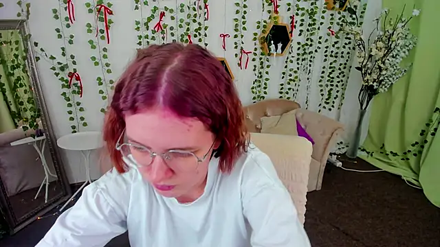 Mia Mooore online show from 02.18.26